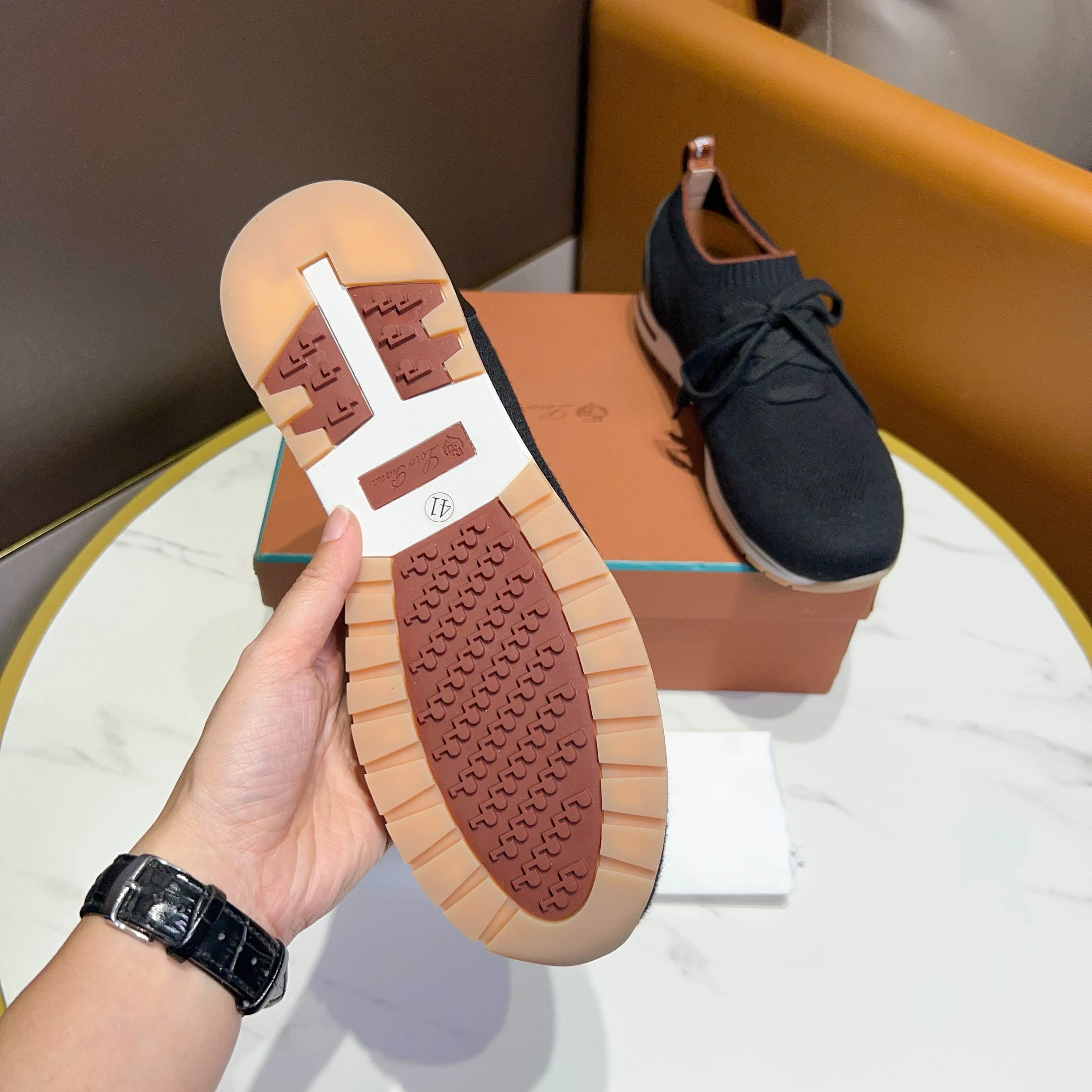 Factory price 400💰 (Loro men's shoes💰iana) New moccasin shoes official website original 1:1 mold opening, original quality💯Fine workmanship, high-end luxury☘The upper is made of original waterproof treated breathable fly-woven suede🌴Luxury🐂Leather lining🍓Rubber wear-resistant and non-slip outsole, size 38-44 (size 45 can be customized)